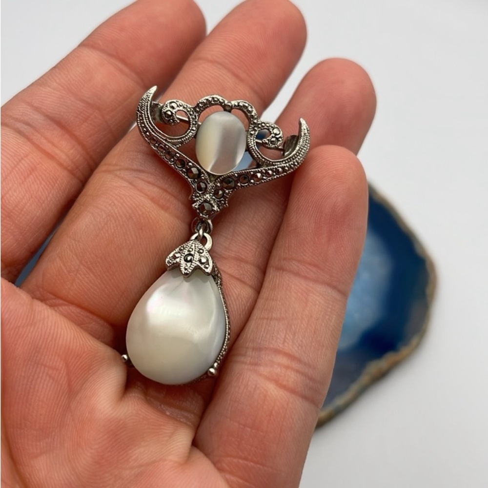 1928 BRAND MARCASITE /CATS EYE/MOP BROOCH